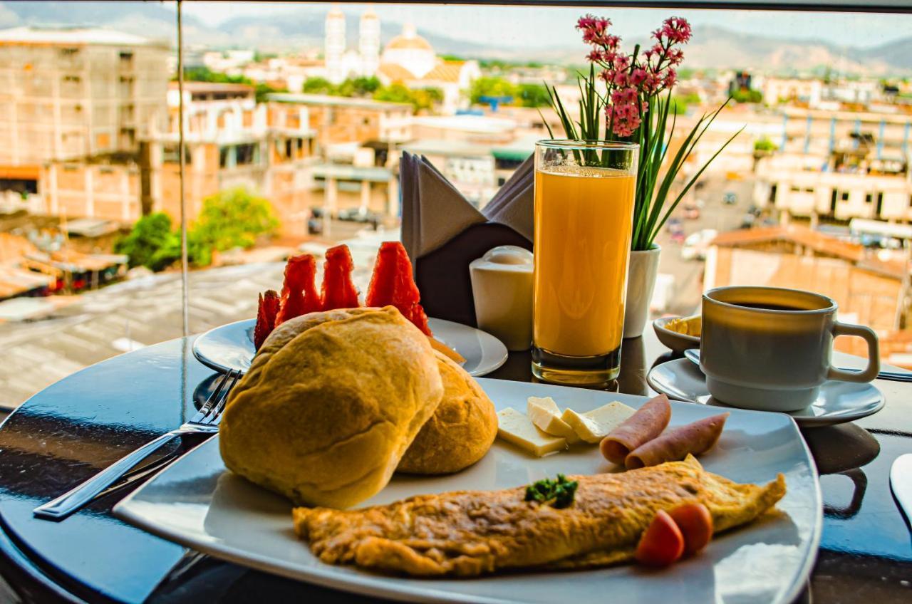 Hotel Ceibo Dorado Portoviejo Ngoại thất bức ảnh